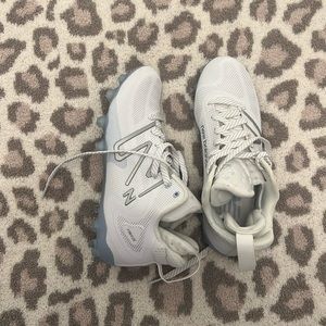 New balance lacrosse cleats
